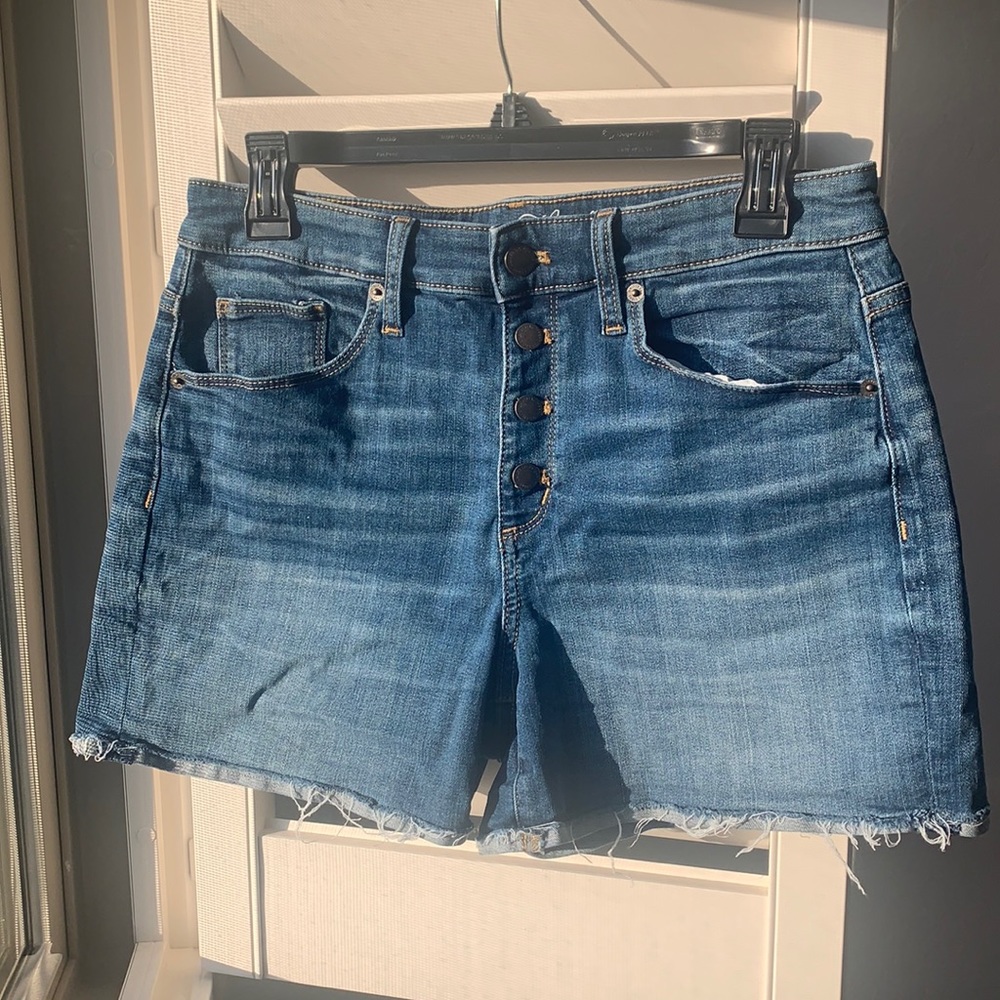 Universal Thread Denim Shorts ~ size 10 : NAME A PRICE AND I WILL AGREE